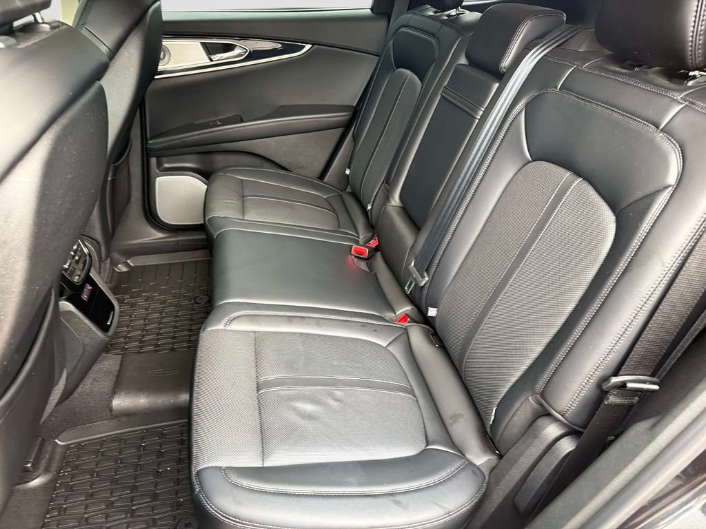 Used 2023 Black Lincoln Reserve image 14
