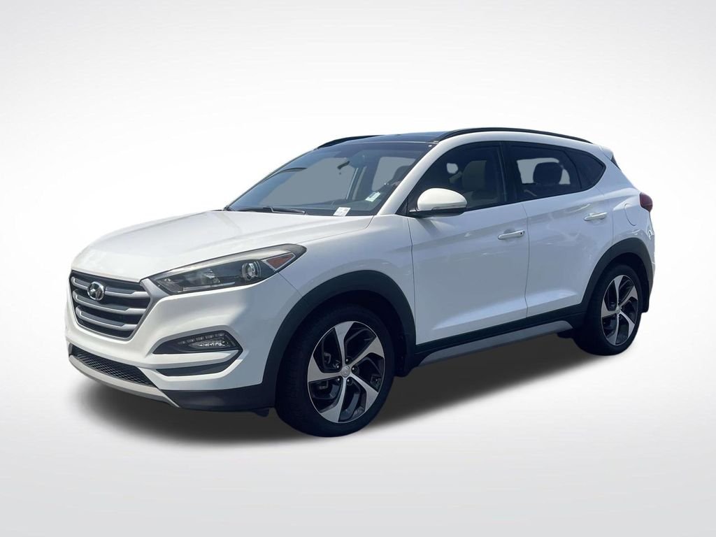 Used 2018 White Hyundai Value image 3