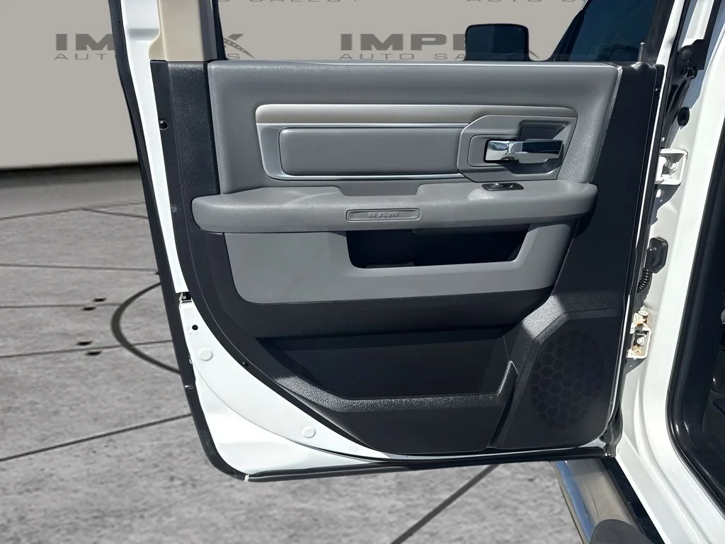 Used 2014 White Ram SLT image 22