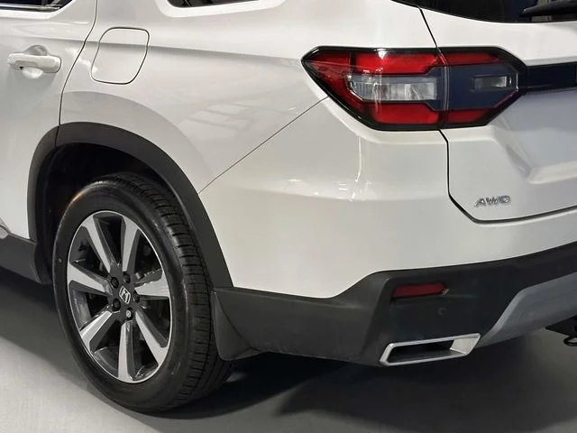 Certified Used 2023 Platinum White Pearl Honda AWD TRG image 11