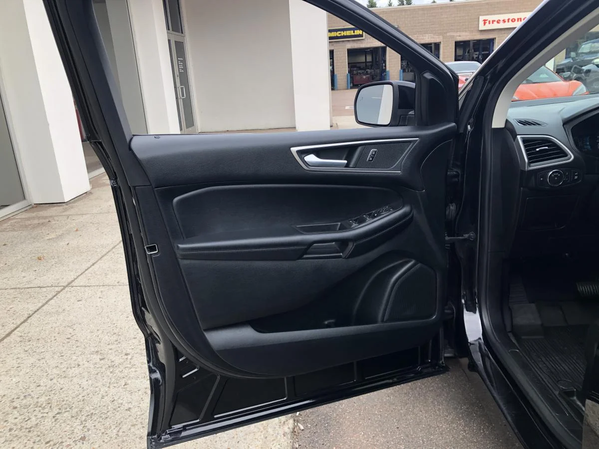 Used 2022 Black Ford SEL AWD image 11