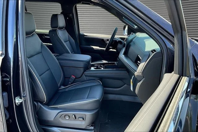 New 2025 Dark Ash Metallic Chevrolet Premier image 11