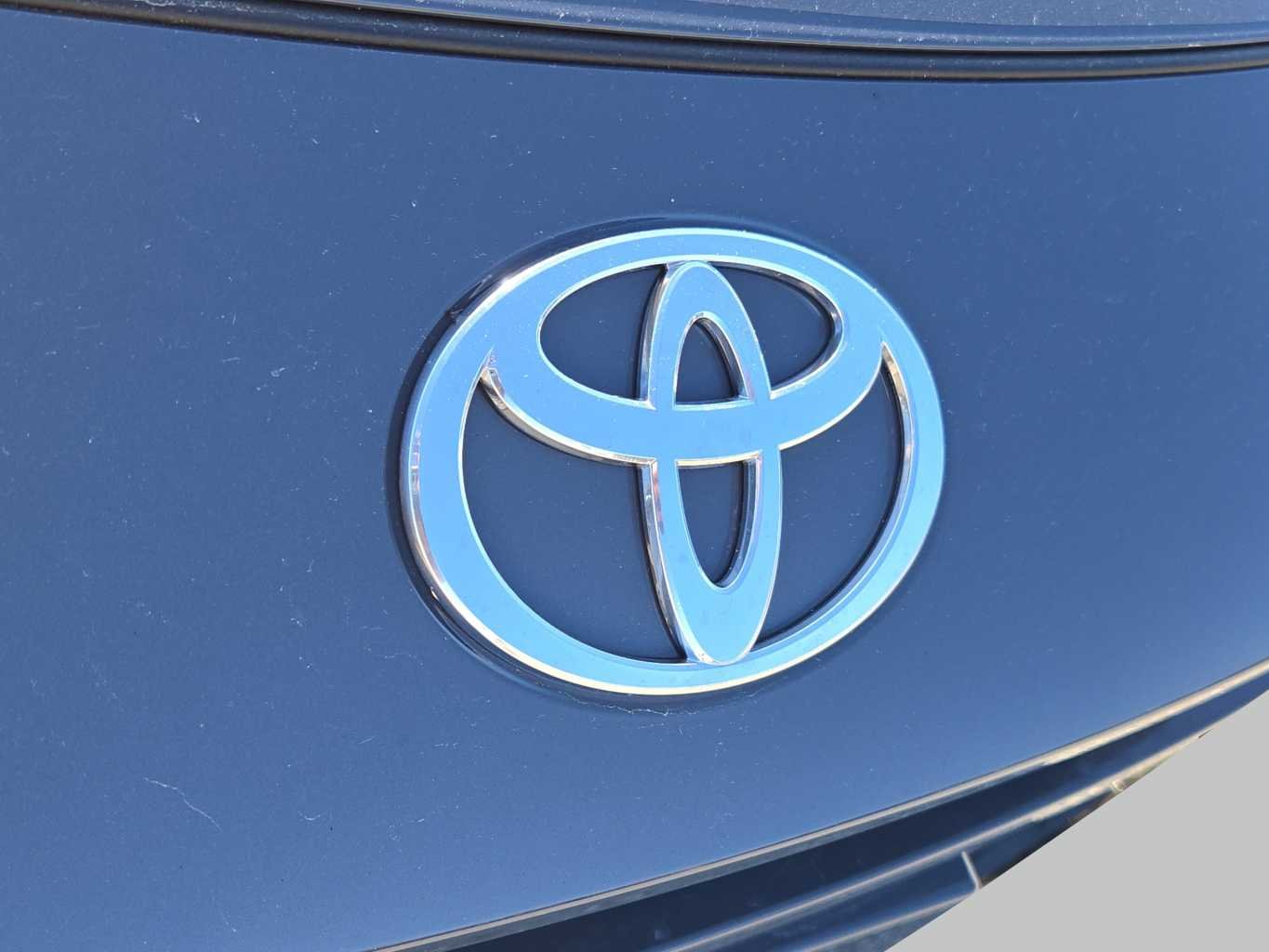Used 2026 Guardian Gray Toyota XSE image 31