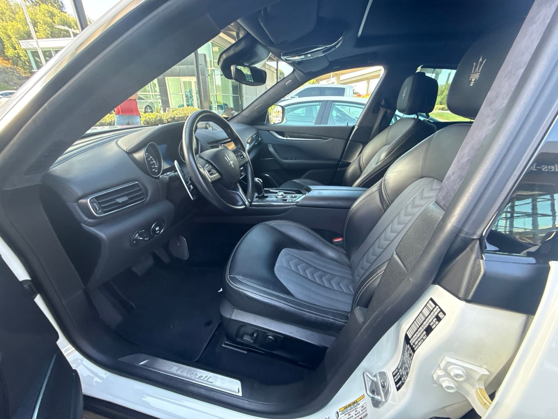 Used 2018  Maserati S GranLusso image 2