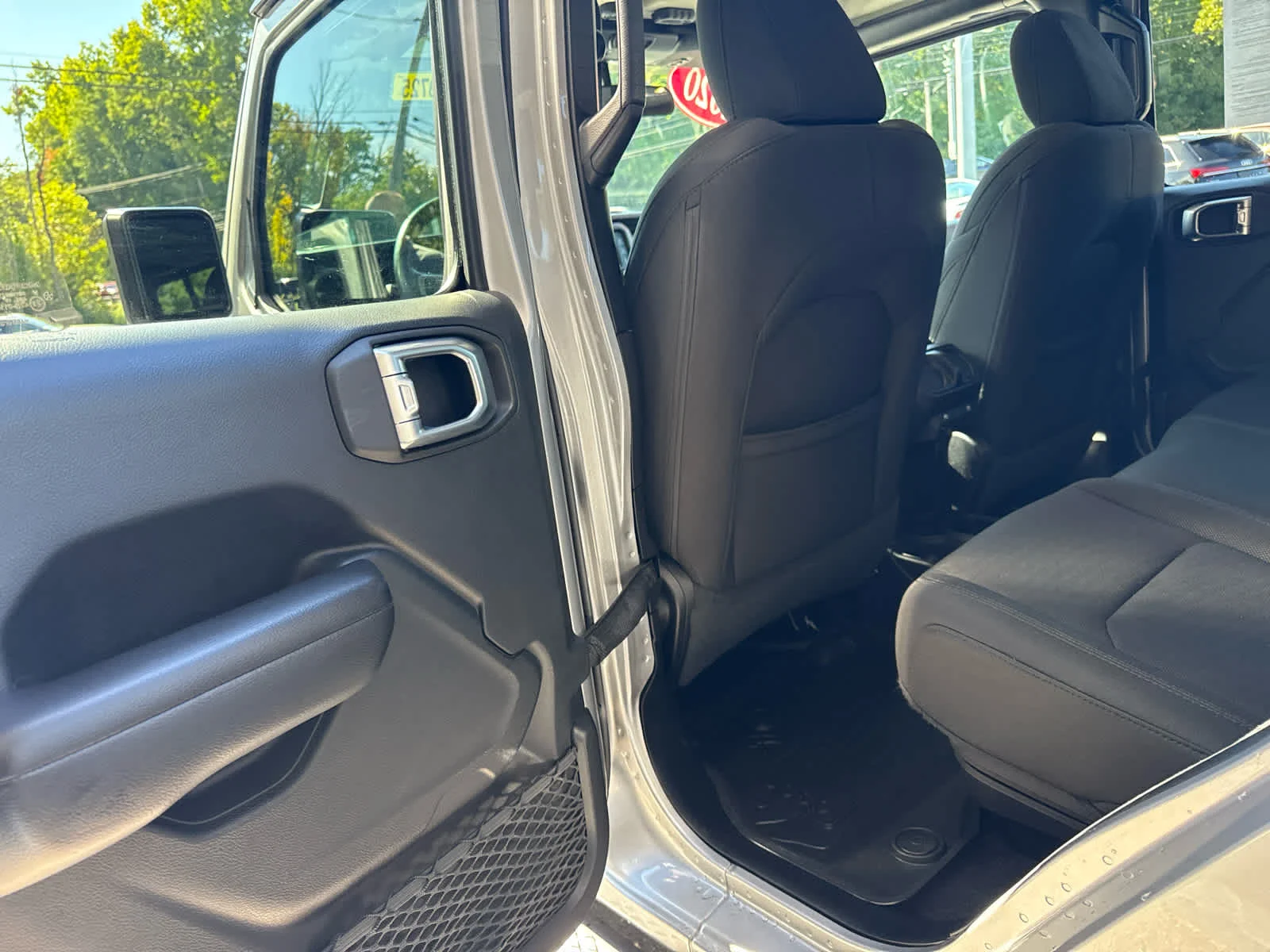 Used 2020 Billet Silver Metallic Clearcoat Jeep Sport S image 19