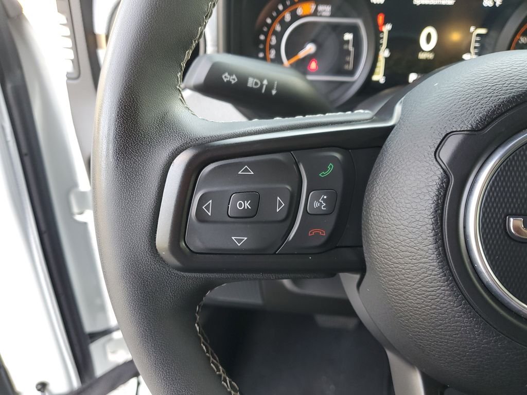 Used 2025 White Jeep Sport S image 16