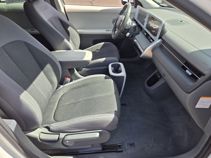 Used 2024 White HYUNDAI SEL RWD image 15