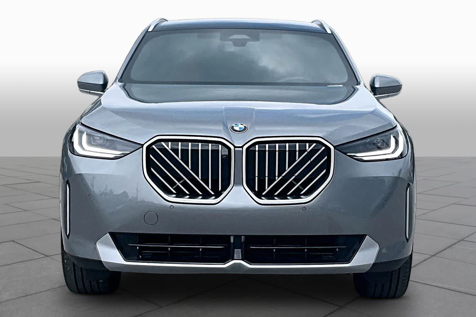 Used 2026 Skyscraper Grey Metallic BMW 30 xDrive image 3