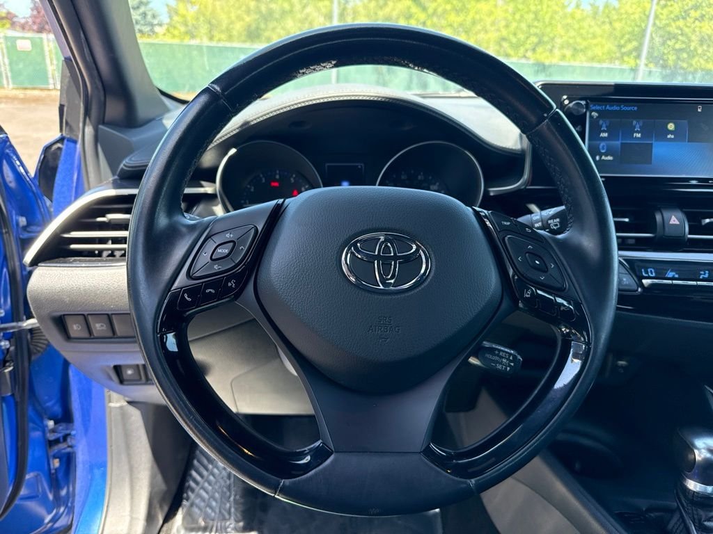 Used 2018 Blue Eclipse Metallic Toyota XLE Premium image 10
