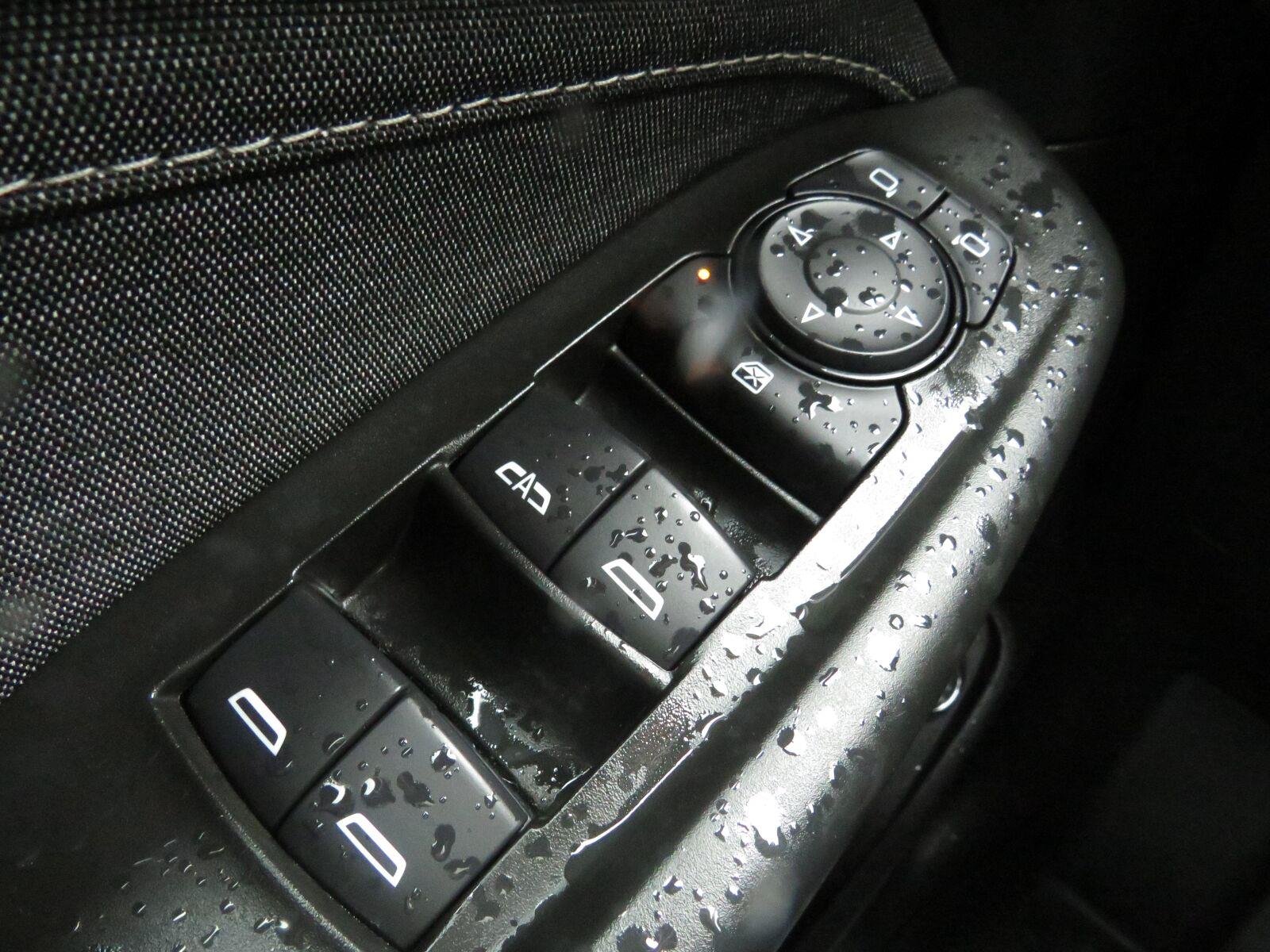 Used 2022 Mosaic Black Metallic Chevrolet ACTIV image 28