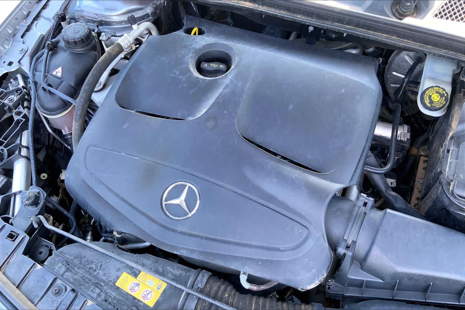 Used 2016 Mountain Gray Metallic Mercedes-Benz GLA 250 image 33