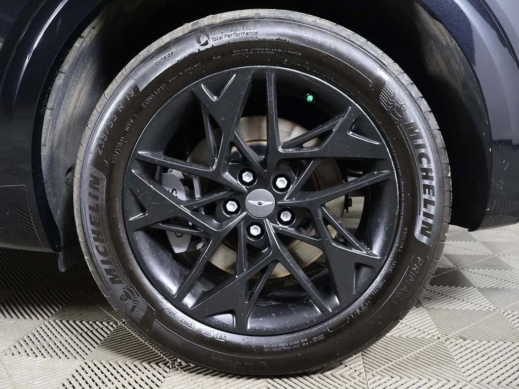Used 2025 Black Genesis 2.5T image 20