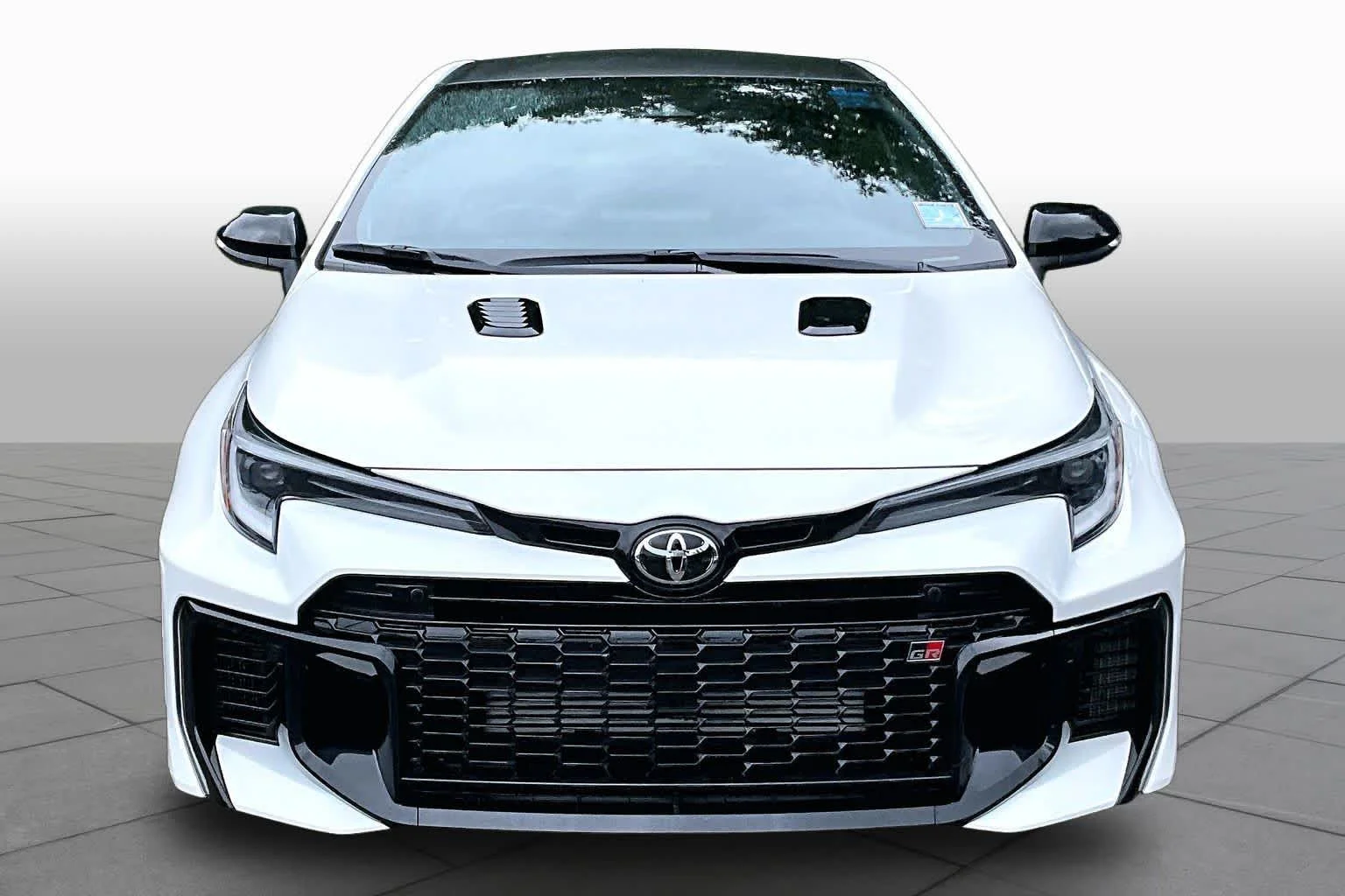 Used 2025 Ice Cap Toyota Premium Plus image 4
