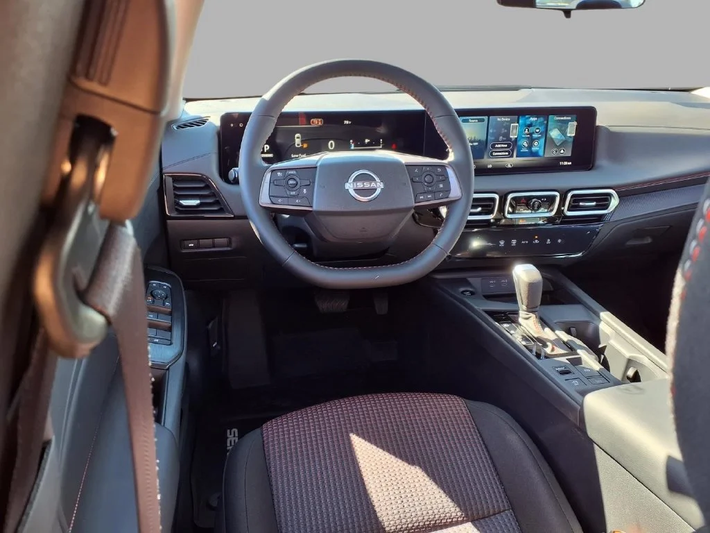 New 2027 Energetic Ember / Super Black Two-tone Nissan SR image 4