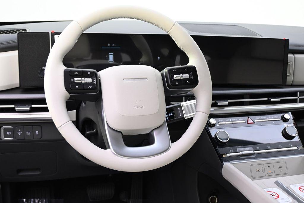 New 2026 Phantom Black Hyundai SE image 12