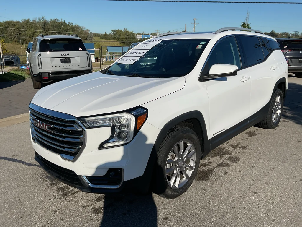 Used 2022 Summit White GMC SLT image 4