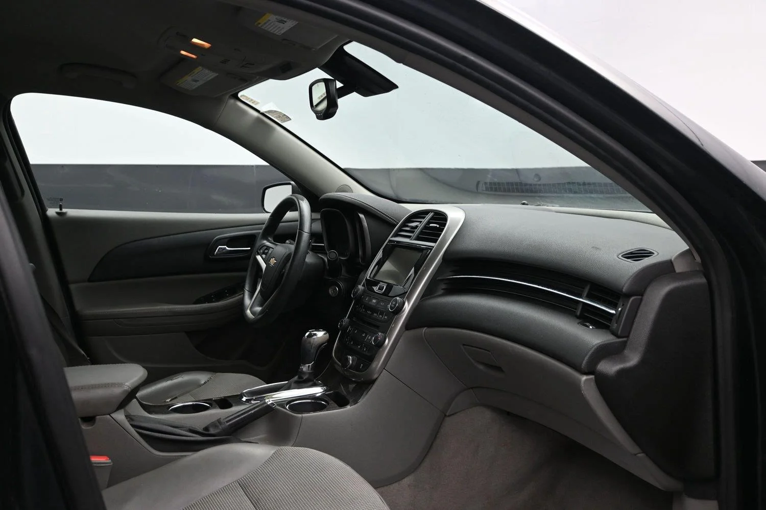 Used 2015 ASHEN GRAY METALLIC Chevrolet LT image 8