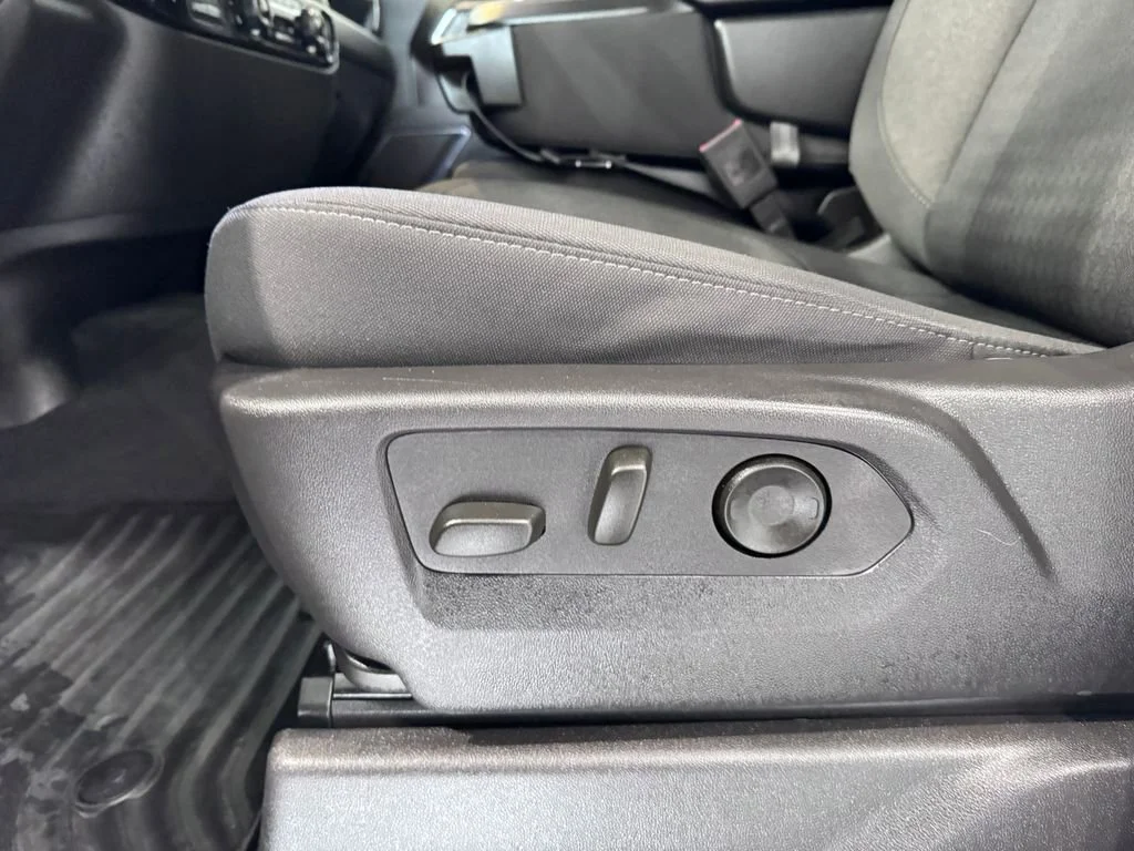 2025 Chevrolet Silverado 1500 LT - Photo 24