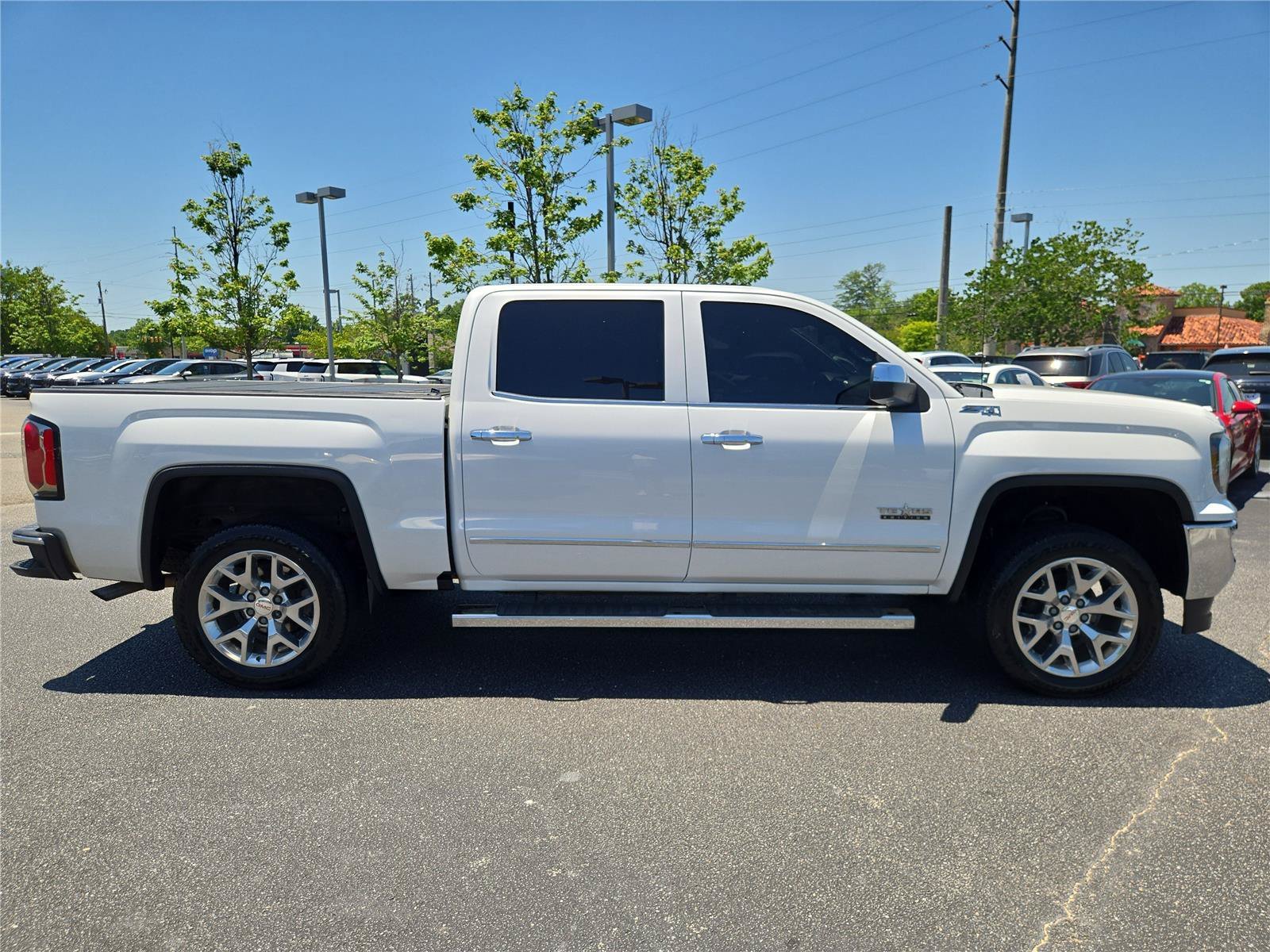Used 2018 White GMC SLT image 5