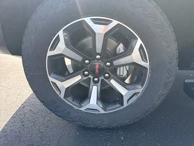 New 2026 Onyx Black GMC AT4 Ultimate image 30