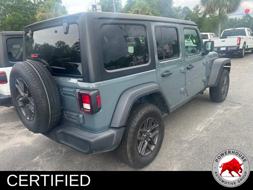 Used 2024 Gray Jeep Sport S image 5