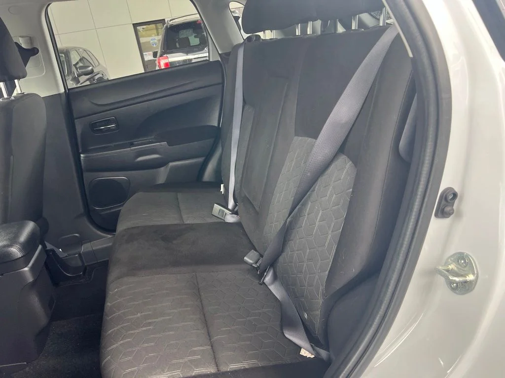 Used 2023 White Mitsubishi 2.0 ES image 9