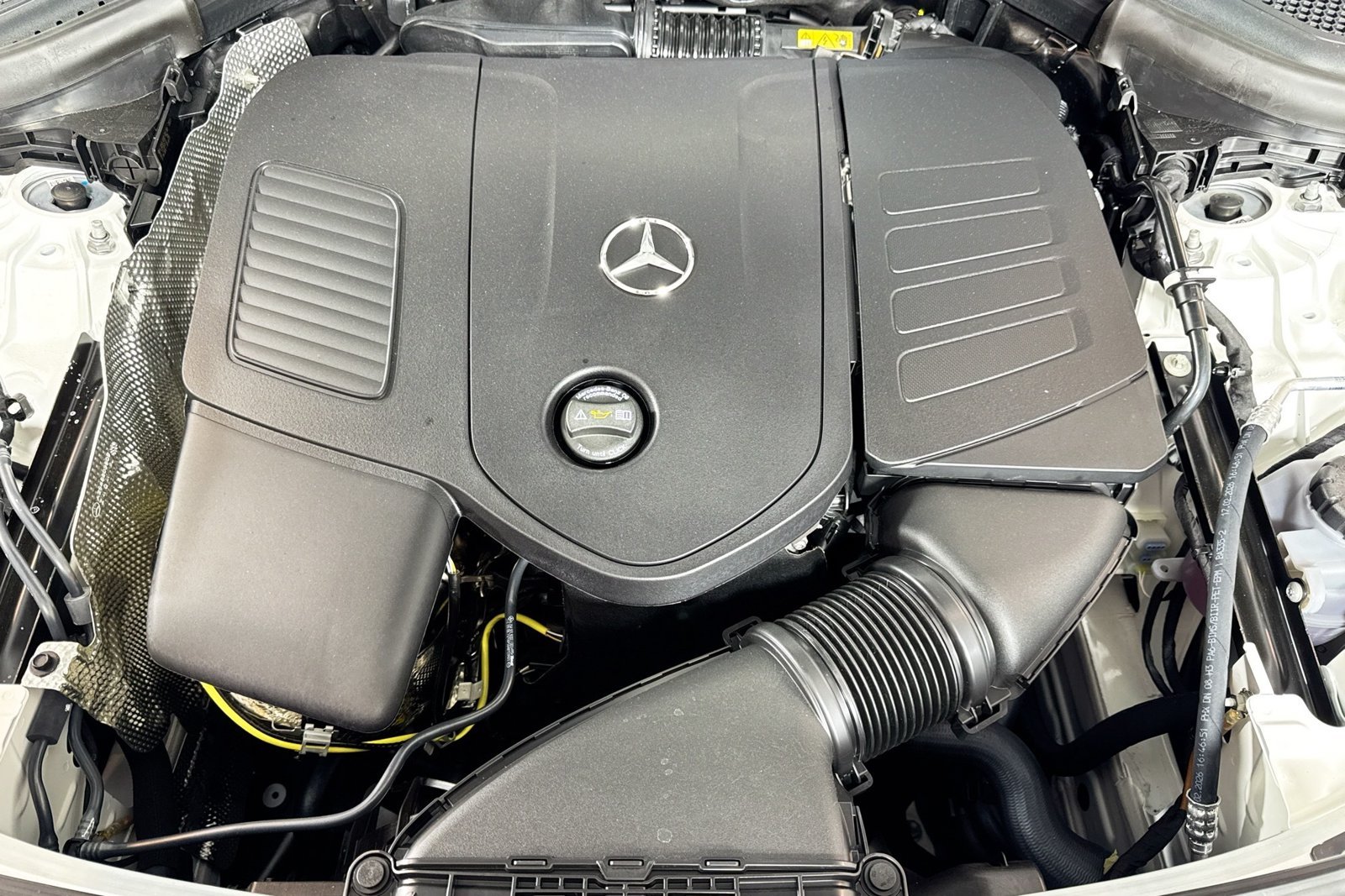 New 2026 Polar White Mercedes-Benz GLC 300 image 28