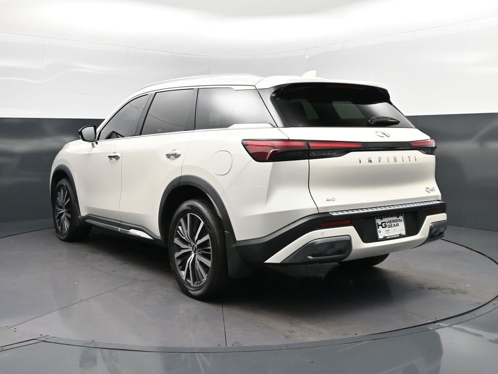 Certified Used 2023 White INFINITI Sensory image 5