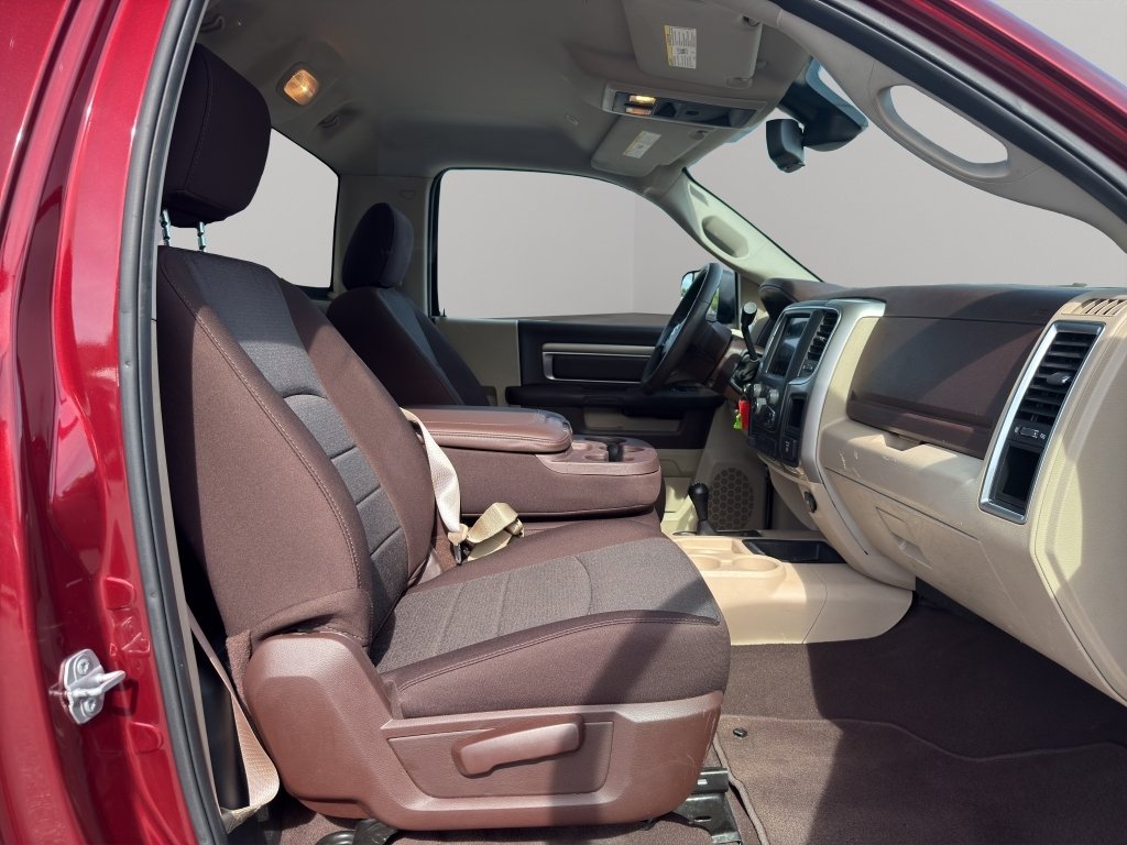 Used 2018 Delmonico Red Pearlcoat Ram SLT image 16