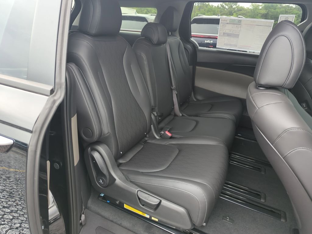 New 2026 Aurora Black Pearl Kia LXS image 29