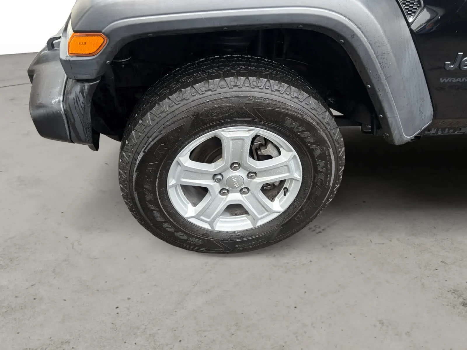 Used 2022 Black Clearcoat Jeep Sport S image 8