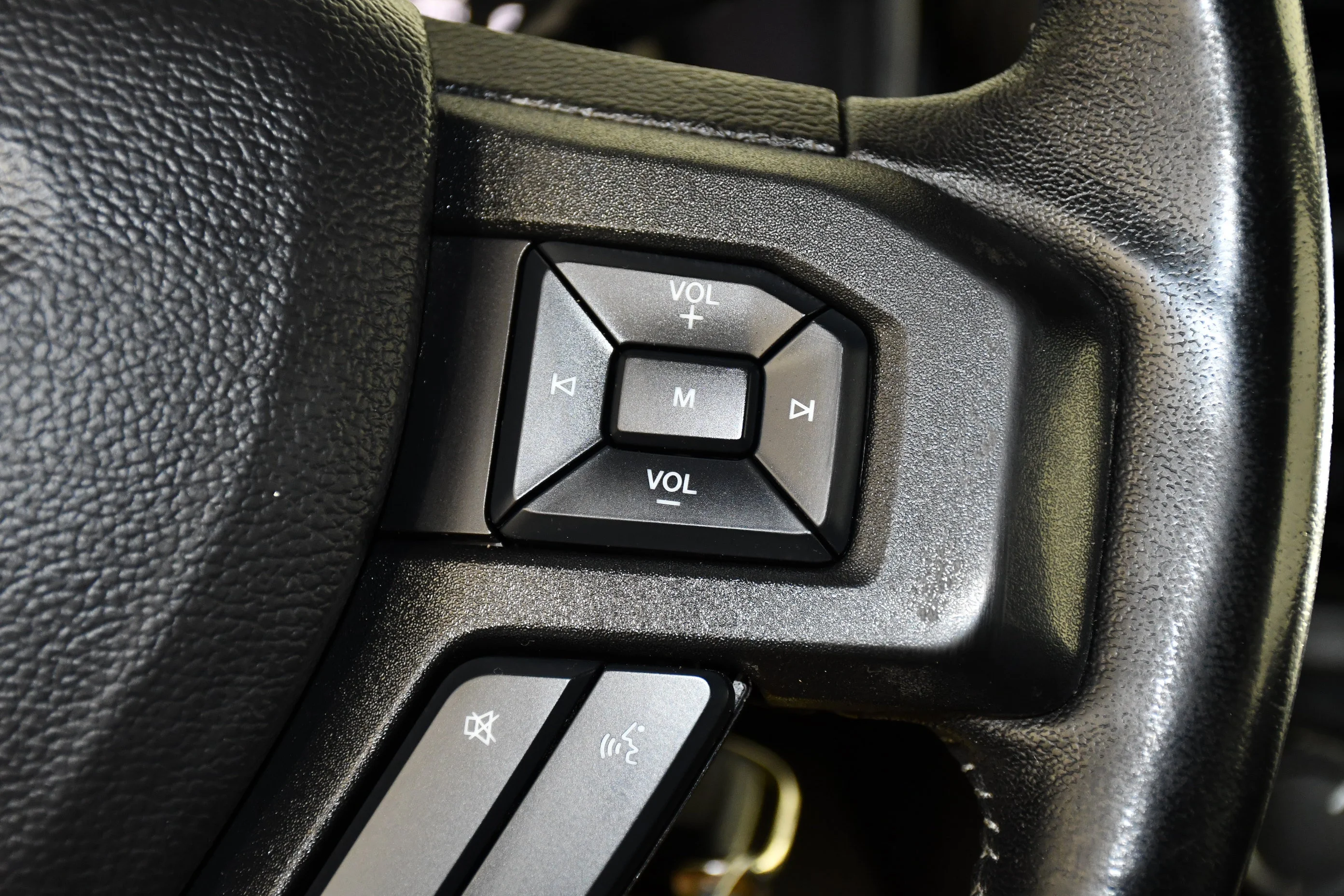 Used 2019 Black Metallic Ford XLT image 23