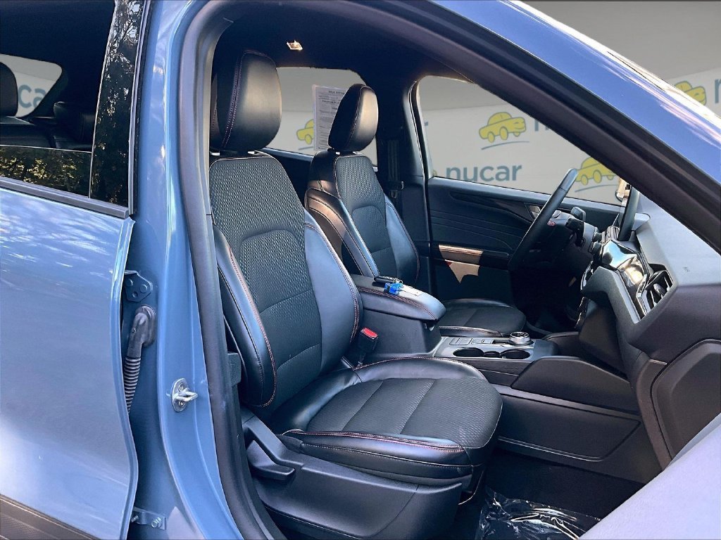 Used 2025 Vapor Blue Ford ST-Line Select image 11