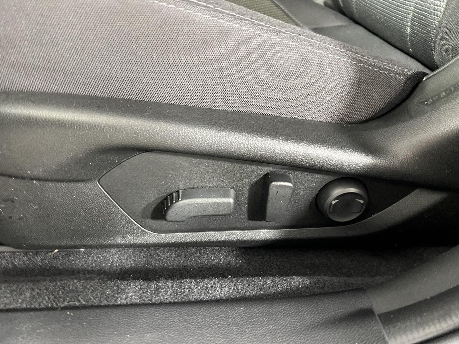 Used 2024 Ice Silver Metallic Subaru Premium image 15