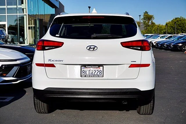 Used 2019 White Hyundai Value image 8