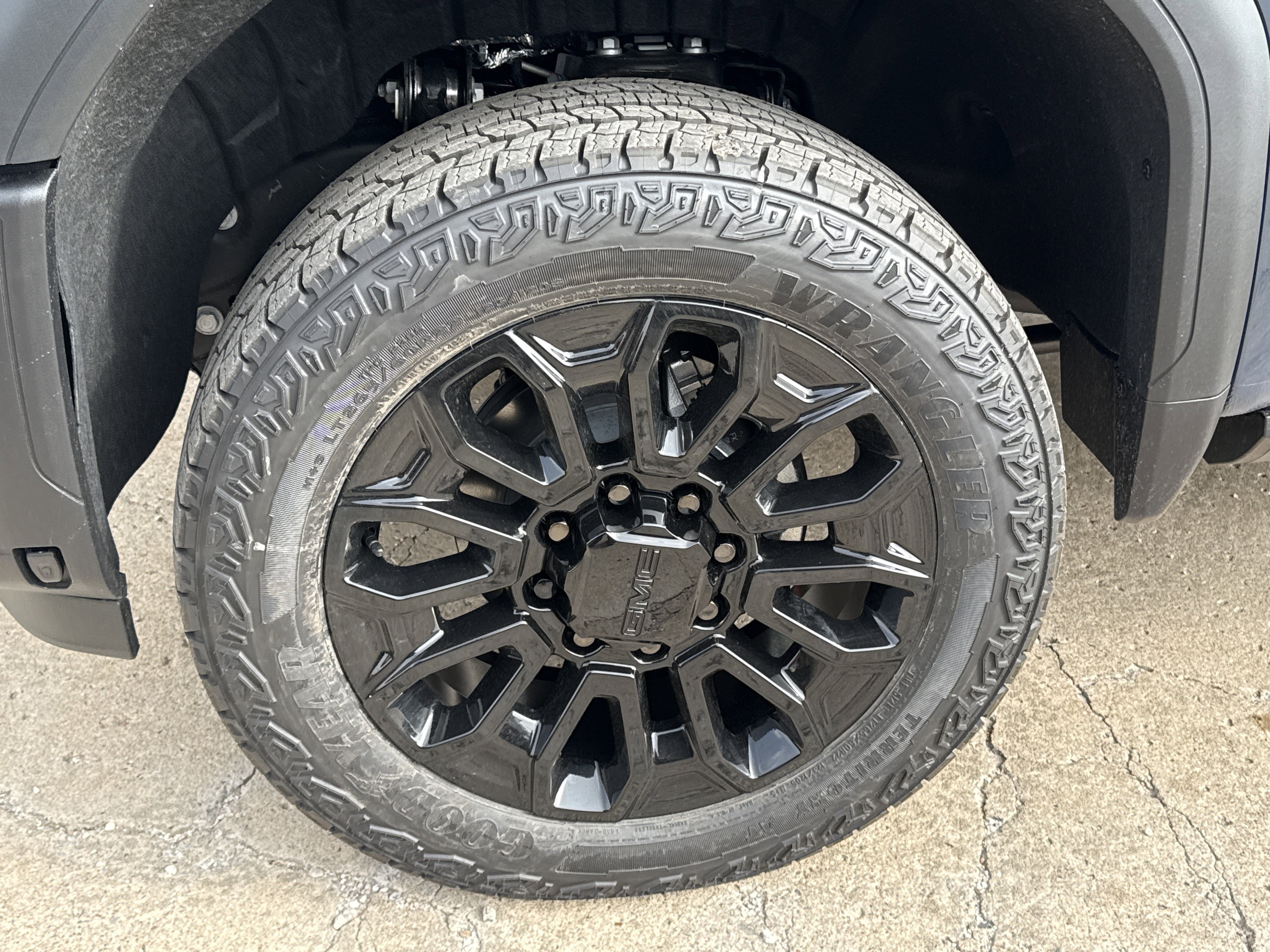 2026 GMC Sierra 2500HD Denali - Photo 14