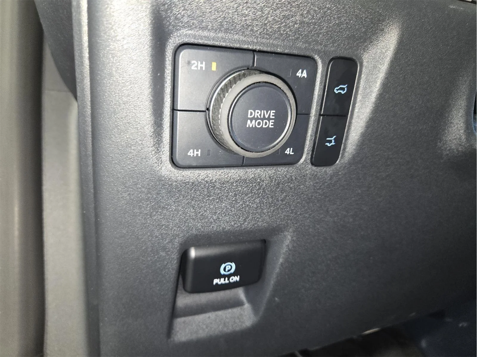 Used 2025 Agate Black Ford Active image 19