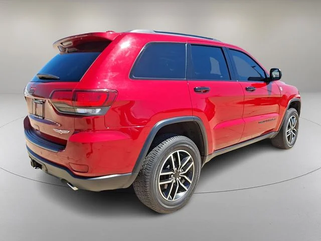 Used 2020 Red Jeep Trailhawk image 11