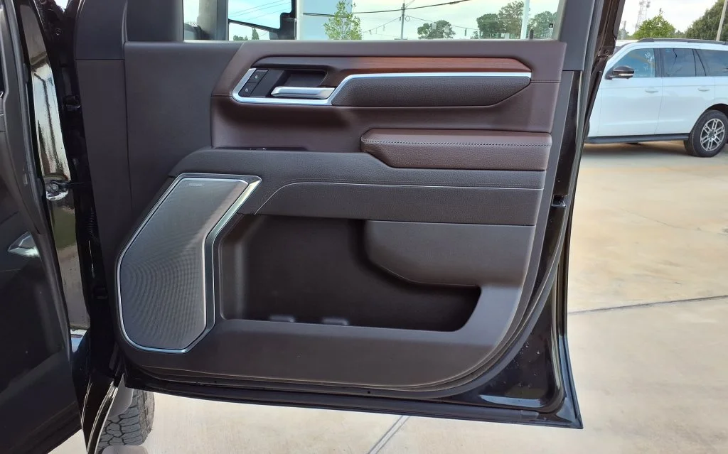 Used 2025 Black GMC Denali image 16