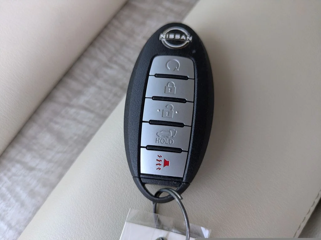 Used 2024 White Nissan SL image 33