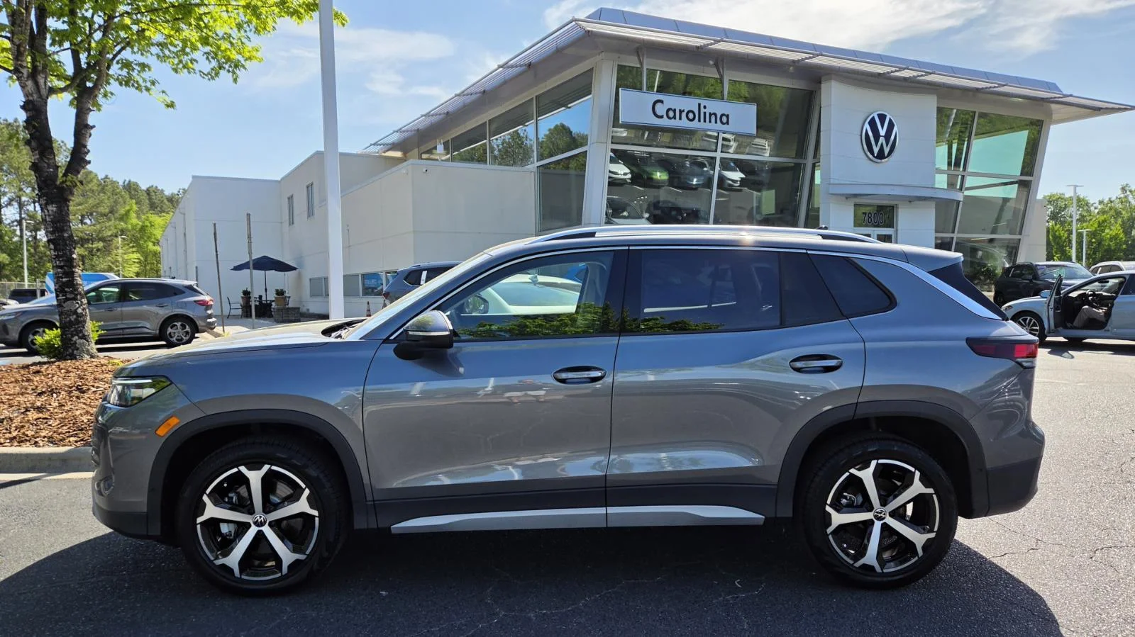 New 2026 Platinum Gray Metallic Volkswagen SE image 2