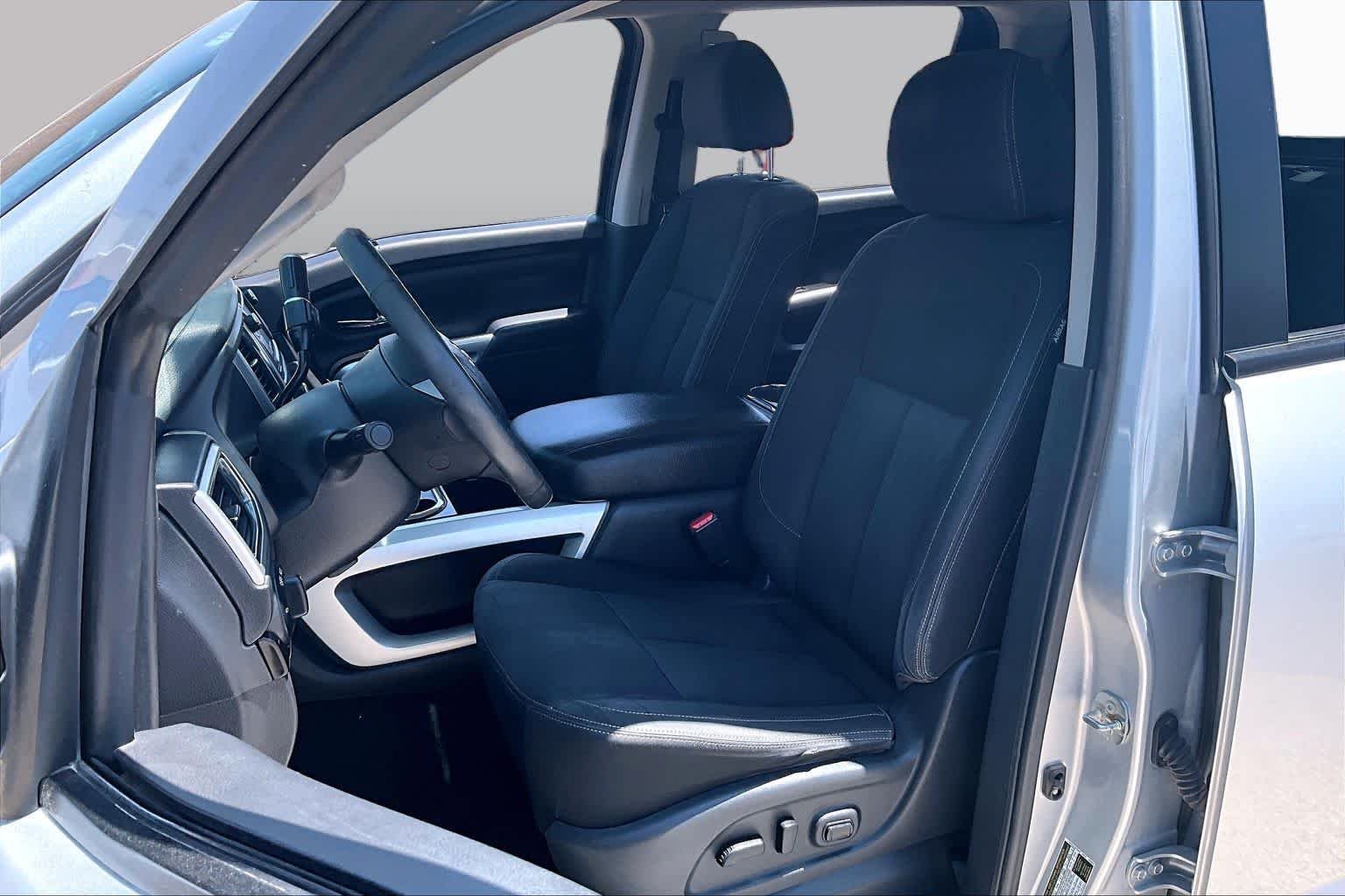 Pre-Owned 2018 Nissan Titan SV