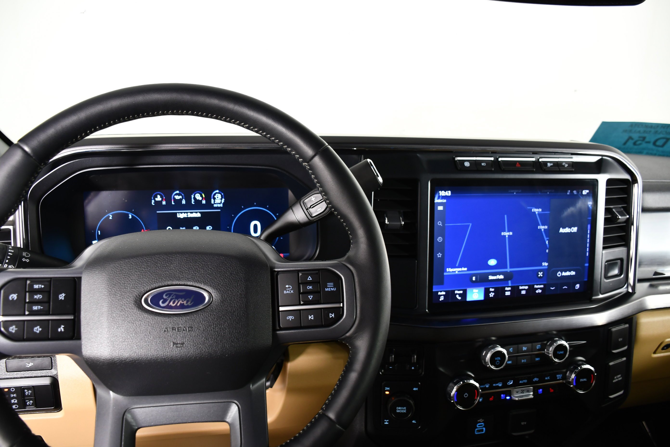 Used 2024 Gray Metallic Ford LARIAT image 21