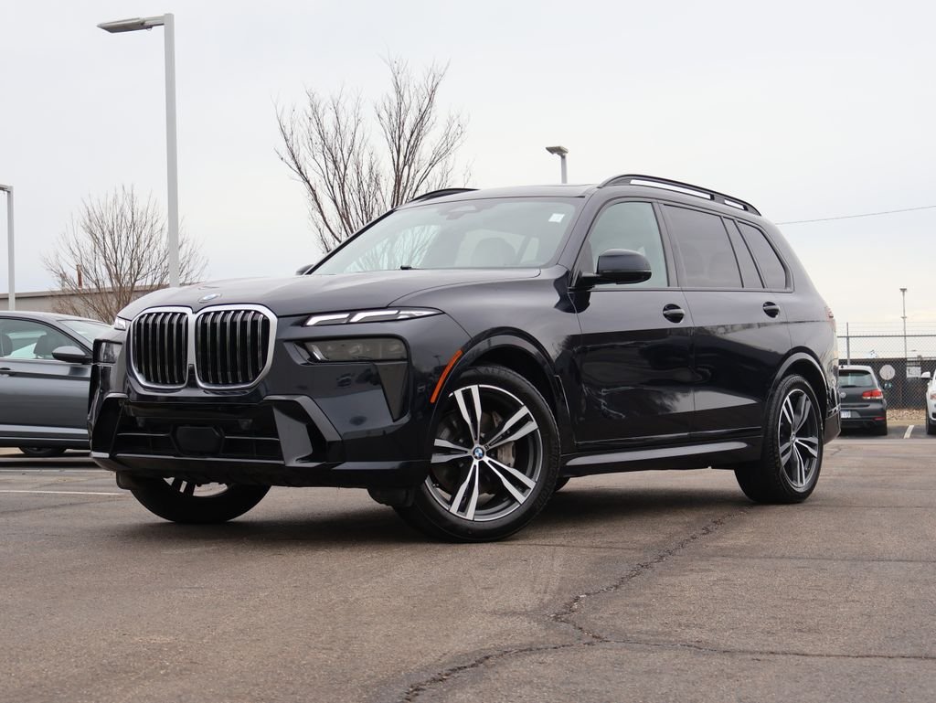 2023 BMW X7 xDrive40i's photo