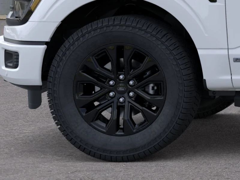 New 2025 Oxford White Ford XLT image 19