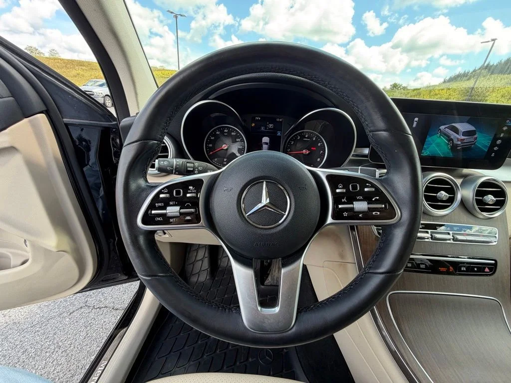 Used 2022 Black Mercedes-Benz GLC 300 image 40