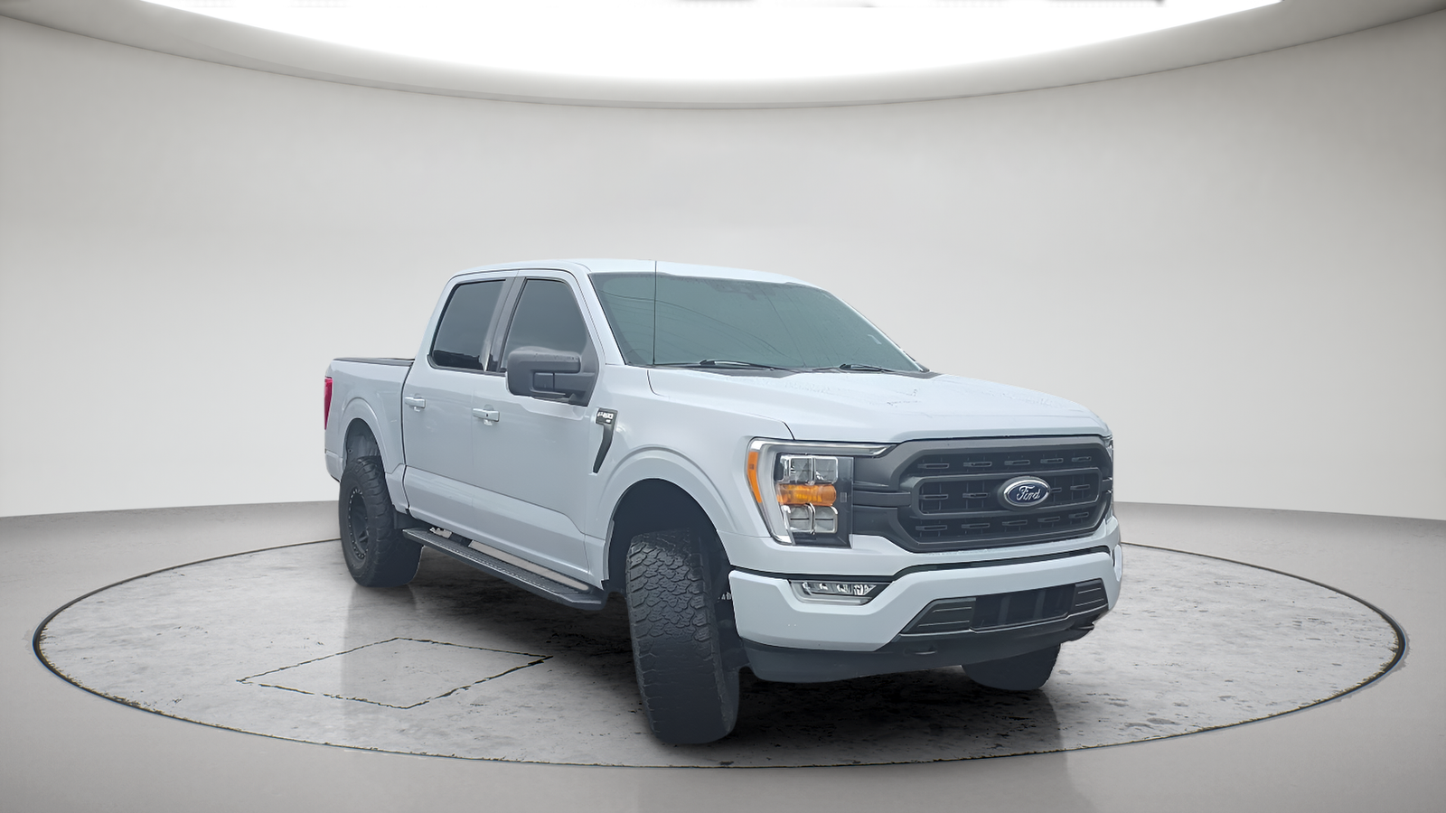 Used 2021 Space White Metallic Ford XLT image 3
