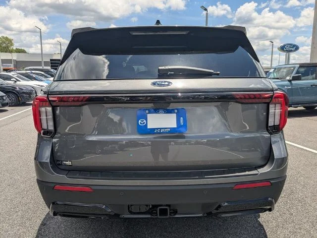 New 2026 Carbonized Gray Metallic Ford ST-Line image 33