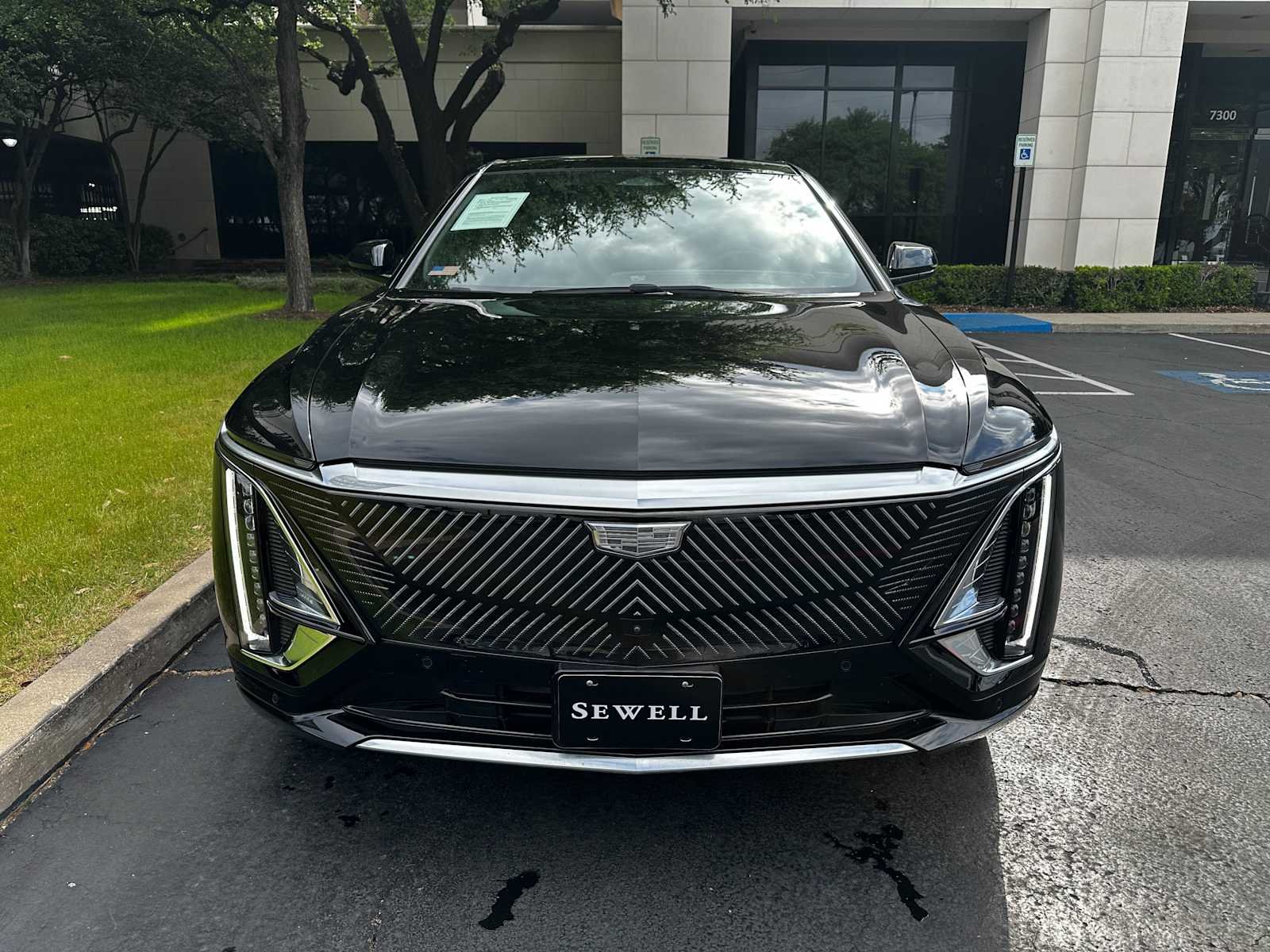 Certified 2024 Cadillac LYRIQ Luxury 3 with VIN 1GYKPSRL7RZ105621 for sale in Dallas, TX