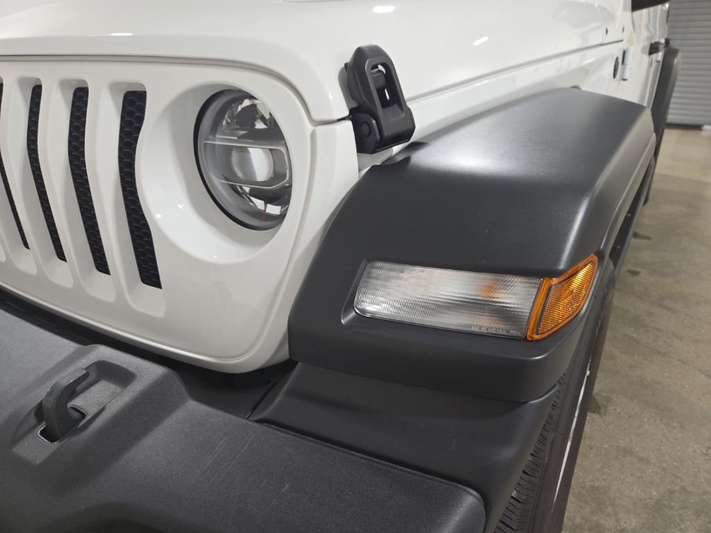 Used 2021 Bright White Clearcoat Jeep Unlimited Sport S image 29